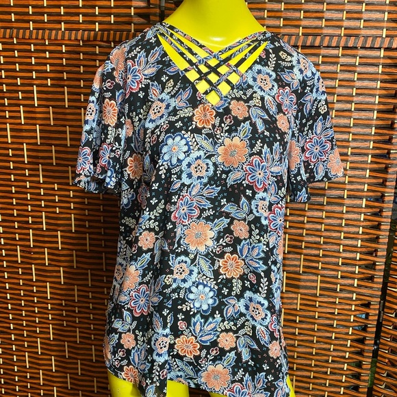Sami & Jo Tops - Sami & Jo floral print blouse size Medium